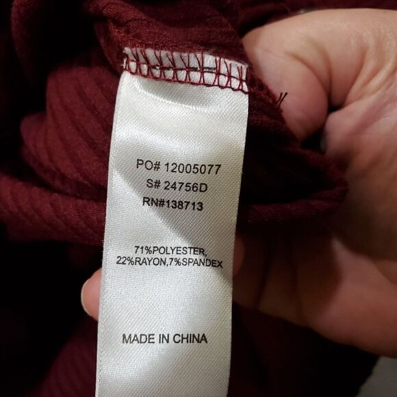 Doe & rae tunic size large wine color off shoulder rusched - Picture 6 of 7